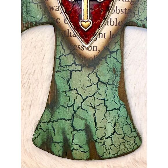 NWOT Montana West 3-D Crackled Green Scripture Heart Wall Cross - Picture 6 of 11
